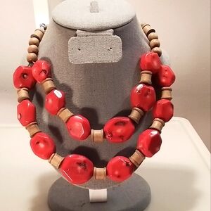 Chunky red/tan Beaded necklace